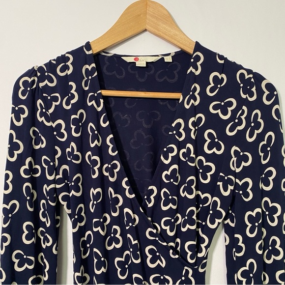 BODEN Elodie Wrap Top Size 2 Navy Blue White Floral Print Fitted Shape Stretch - Picture 5 of 12